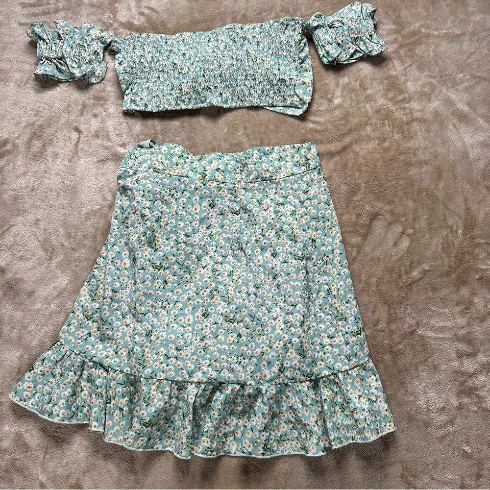 SHEIN Green Floral Off the Shoulder Crop Top Skirt Set - Picture 3 of 3